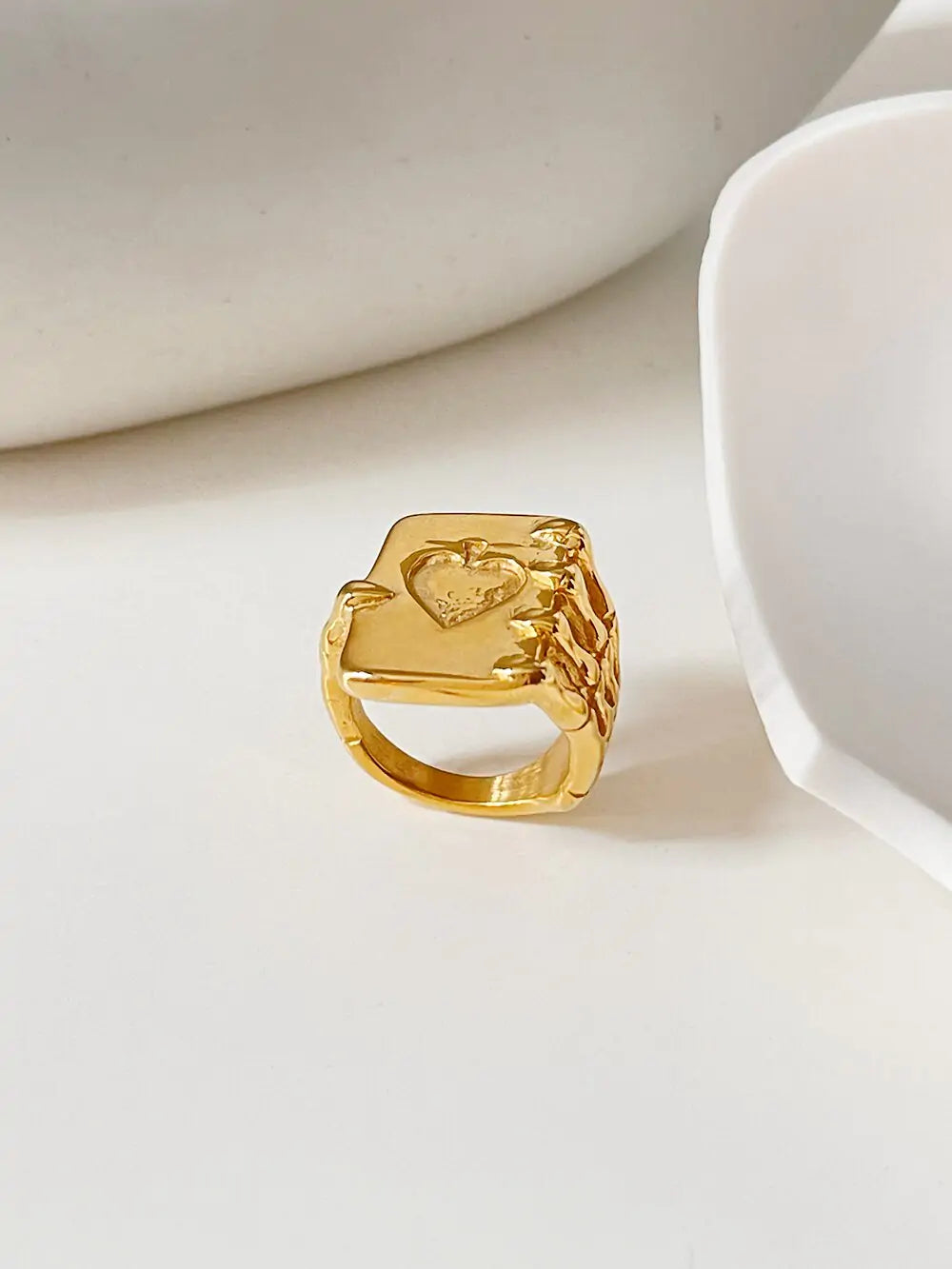 Anillo de Libro Mágico Chapado en Oro